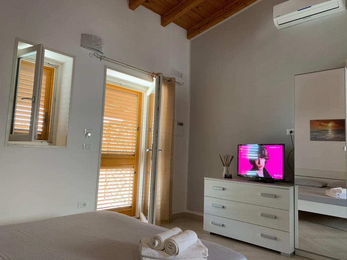 Masseria Capece Bed & Breakfast อุจจาโน ลาเคียซา ภายนอก รูปภาพ